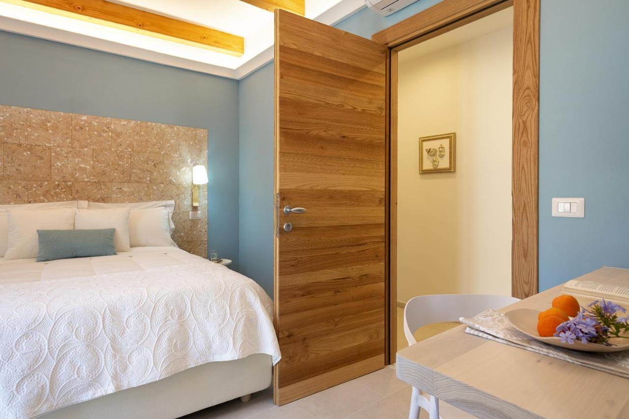 La Via Rooms And Terrace Olbia Exteriör bild